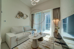 Elegant & Premium 1bd in Business Bay w Canal View